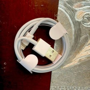 iPhone 📲 📱 charger (cable & other part)